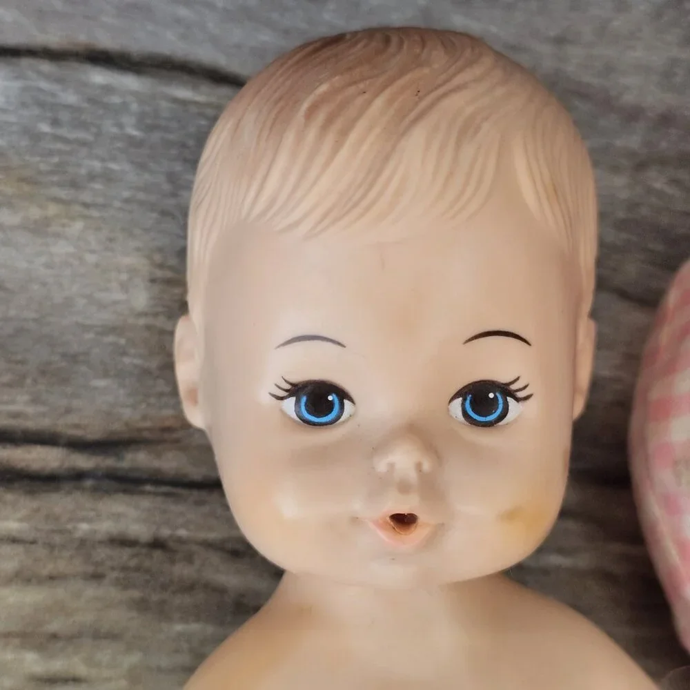 VTG 70s Playmates Drink And Wet Baby‎ Girl Doll 9
